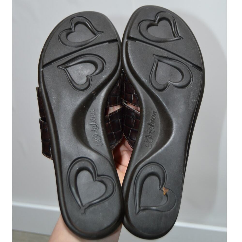Brighton Woman's Brown Leather Croc-embossed Slide Sandals Size 8 - Picture 6 of 7